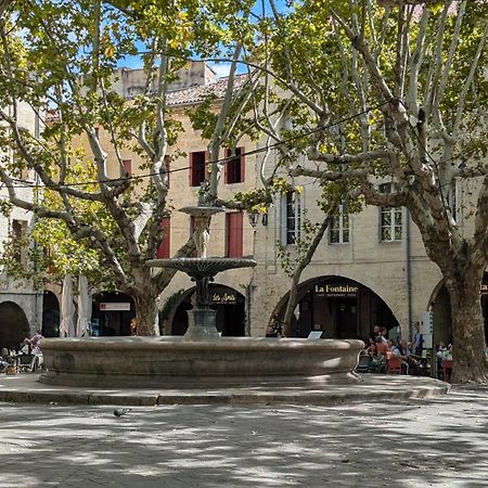 Une Chambre A Uzes Luaran gambar