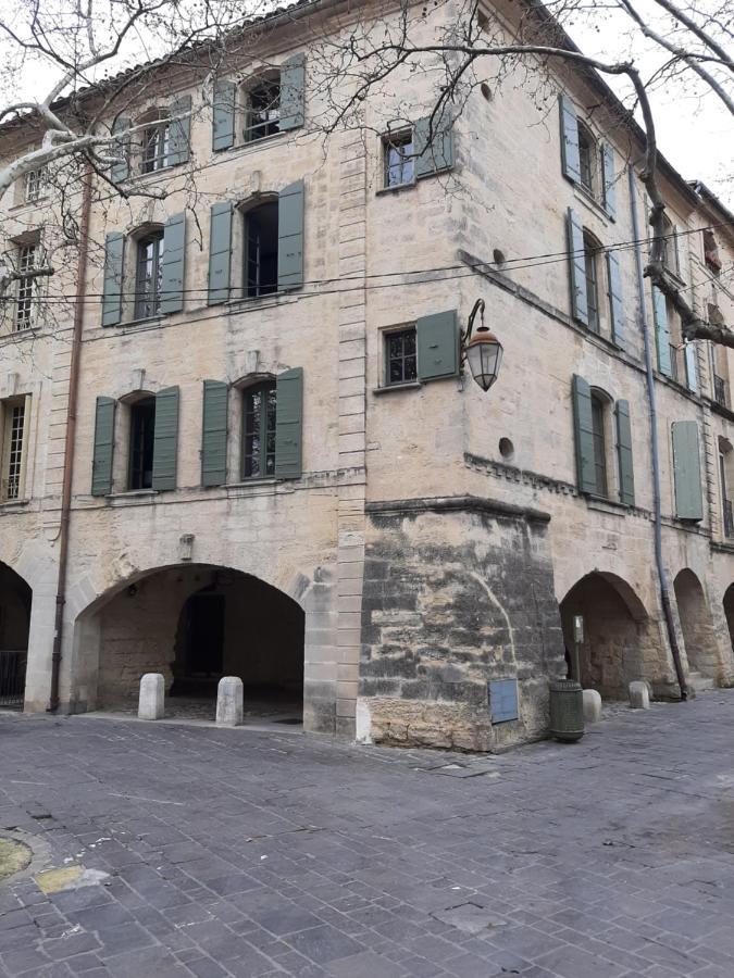 Une Chambre A Uzes Luaran gambar